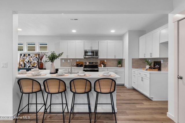 13391 N LOVELAND WAY, Hayden, ID 83835