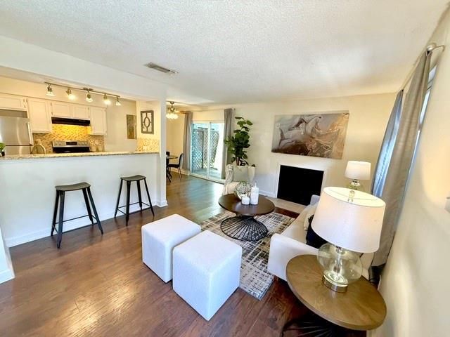 900 Taulbee LN 106, Austin, TX 78757