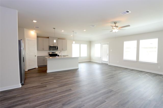 1480 Waggoner Ranch Trail, Conroe, TX 77301