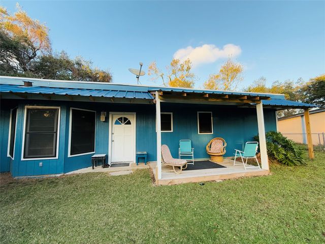 2434 Shady Creek Lane, Freeport, TX 77541