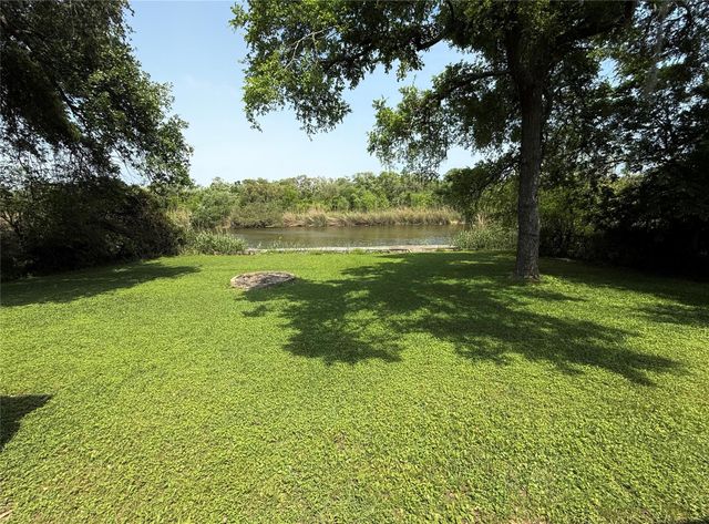 2434 Shady Creek Lane, Freeport, TX 77541