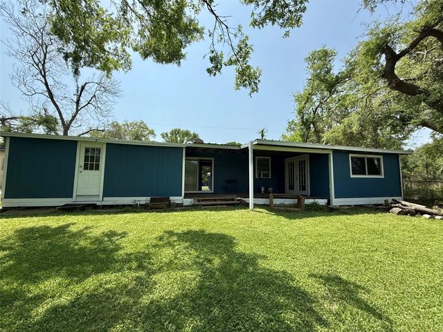 2434 Shady Creek Lane, Freeport, TX 77541