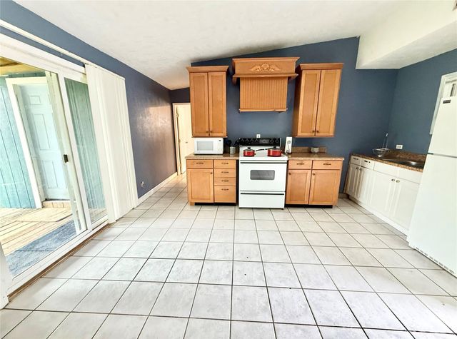 2434 Shady Creek Lane, Freeport, TX 77541
