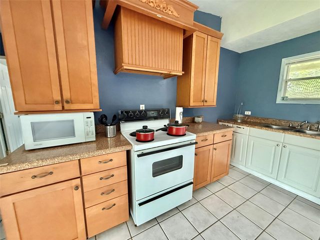 2434 Shady Creek Lane, Freeport, TX 77541