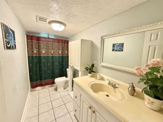 2434 Shady Creek Lane, Freeport, TX 77541