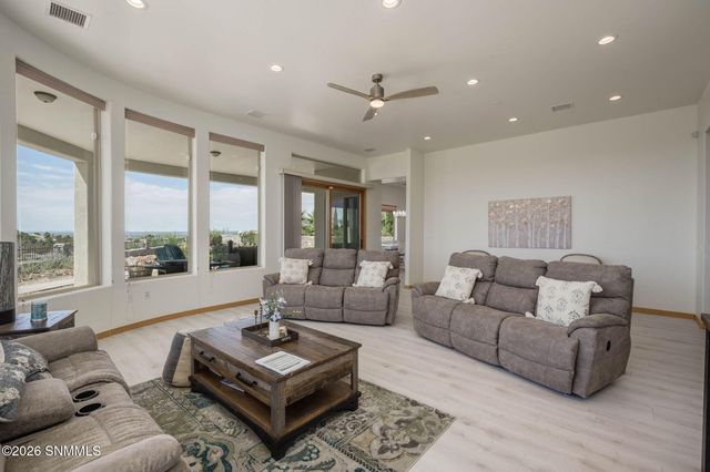 2268 Sedona Hills Parkway, Las Cruces, NM 88011
