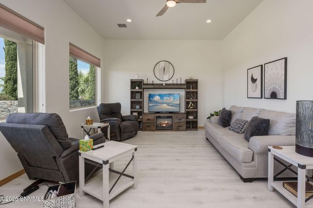 2268 Sedona Hills Parkway, Las Cruces, NM 88011