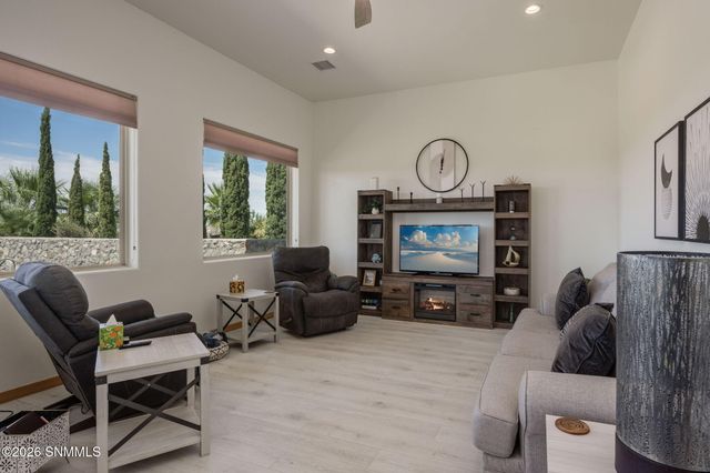 2268 Sedona Hills Parkway, Las Cruces, NM 88011