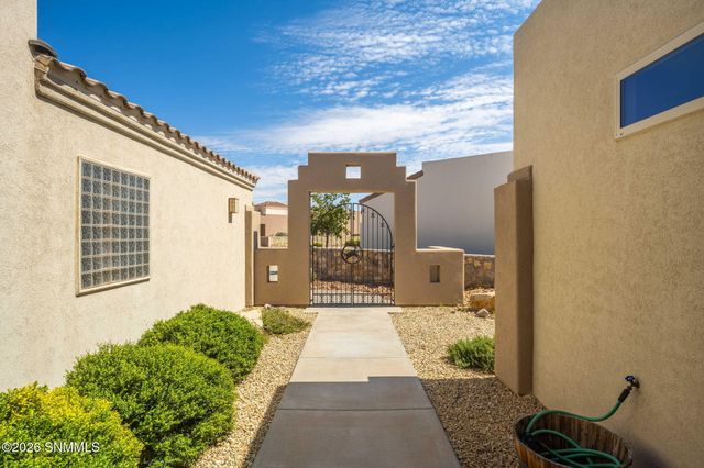 2268 Sedona Hills Parkway, Las Cruces, NM 88011