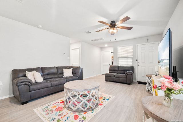 10027 Braun Cloud, San Antonio, TX 78254