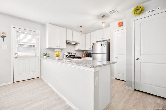 10027 Braun Cloud, San Antonio, TX 78254