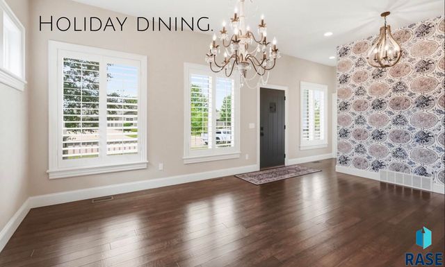 405 E Piping Rock Ln Lane, Sioux Falls, SD 57108