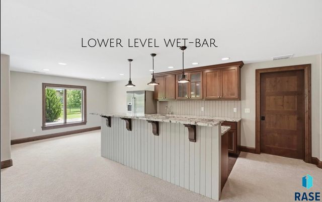 405 E Piping Rock Ln Lane, Sioux Falls, SD 57108