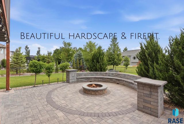 405 E Piping Rock Ln Lane, Sioux Falls, SD 57108