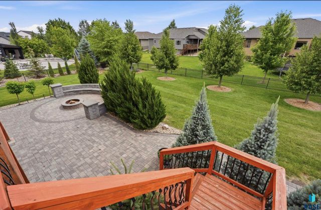 405 E Piping Rock Ln Lane, Sioux Falls, SD 57108