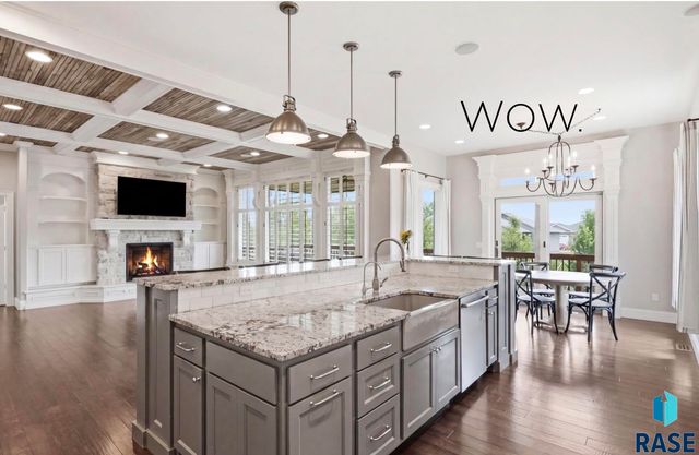 405 E Piping Rock Ln Lane, Sioux Falls, SD 57108