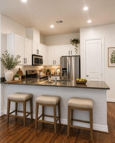3846 Center Street, Houston, TX 77007