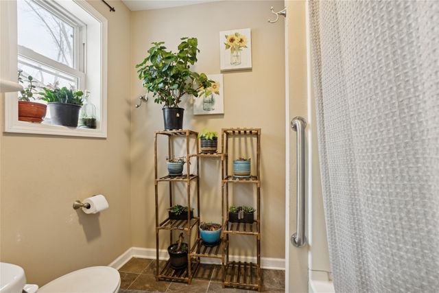 3403 Dubuque Avenue, Des Moines, IA 50317