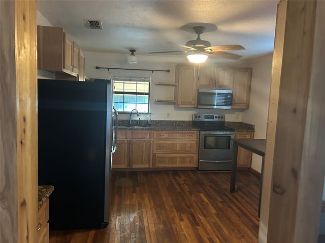10710 US Highway 80, Terrell, TX 75161