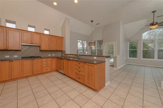 58 S Plum Crest Circle, Spring, TX 77382