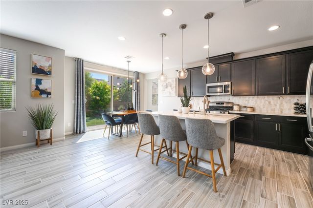 10281 Lodge Pine Avenue, Las Vegas, NV 89166