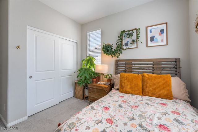 10281 Lodge Pine Avenue, Las Vegas, NV 89166