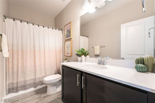 10281 Lodge Pine Avenue, Las Vegas, NV 89166