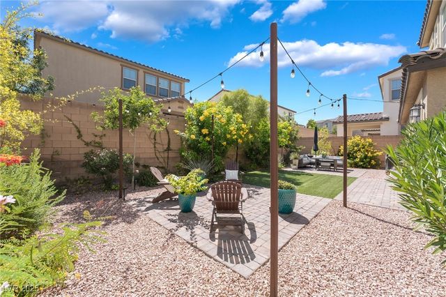 10281 Lodge Pine Avenue, Las Vegas, NV 89166