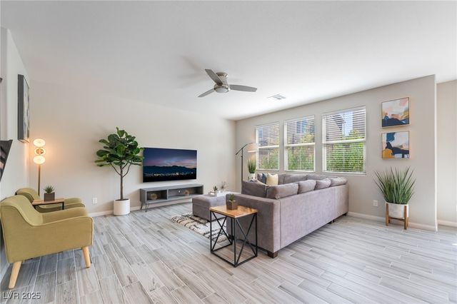 10281 Lodge Pine Avenue, Las Vegas, NV 89166