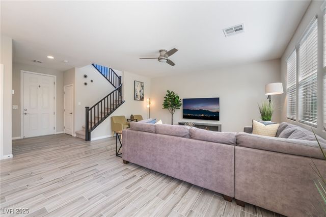 10281 Lodge Pine Avenue, Las Vegas, NV 89166