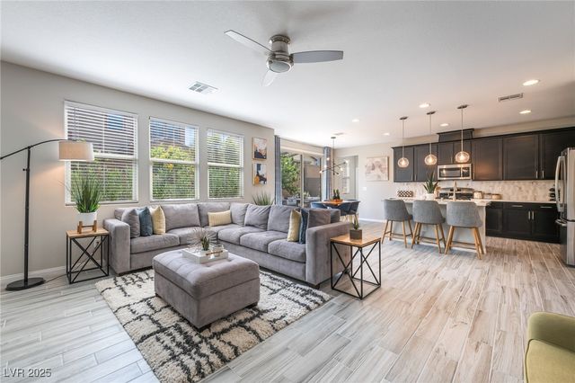 10281 Lodge Pine Avenue, Las Vegas, NV 89166