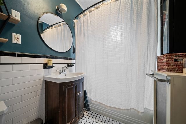 37 John St 2, Chelsea, MA 02150