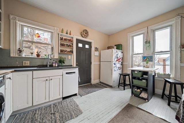37 John St 2, Chelsea, MA 02150