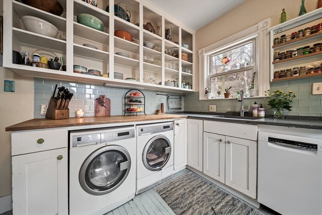 37 John St 2, Chelsea, MA 02150