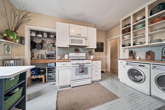 37 John St 2, Chelsea, MA 02150