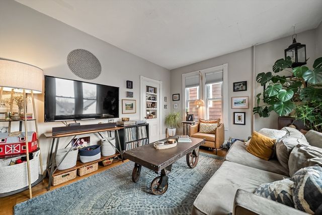 37 John St 2, Chelsea, MA 02150