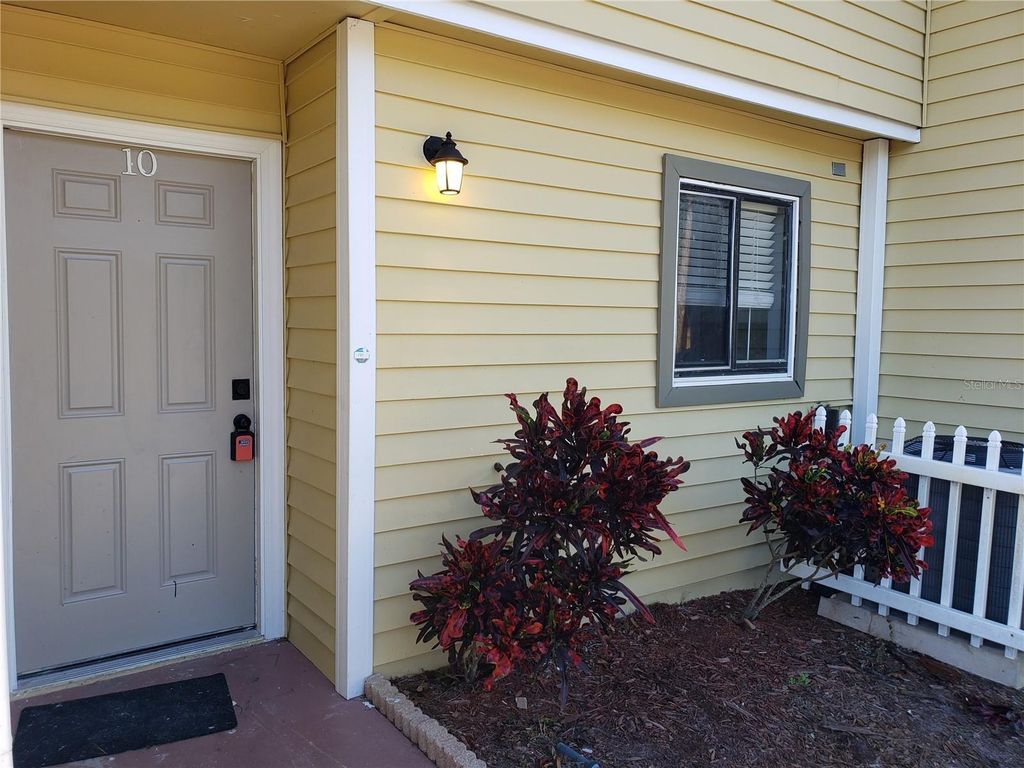 Image 2 of property listing at 22630 GAGE LOOP 10, Land O Lakes, FL 34639