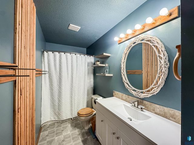 6209 N Western Ave Avenue, Sioux Falls, SD 57107