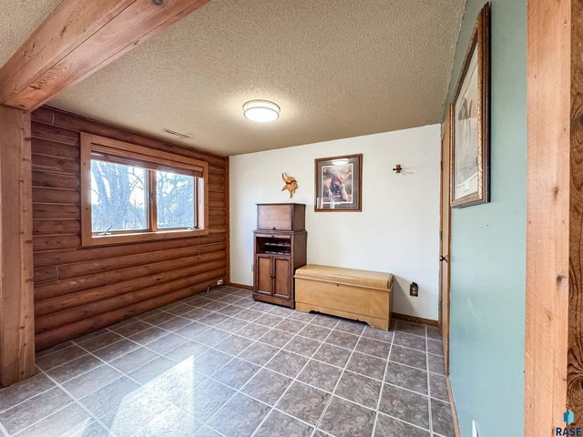 6209 N Western Ave Avenue, Sioux Falls, SD 57107