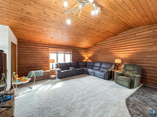 6209 N Western Ave Avenue, Sioux Falls, SD 57107