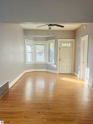 748 Marquette Avenue, Muskegon, MI 49442