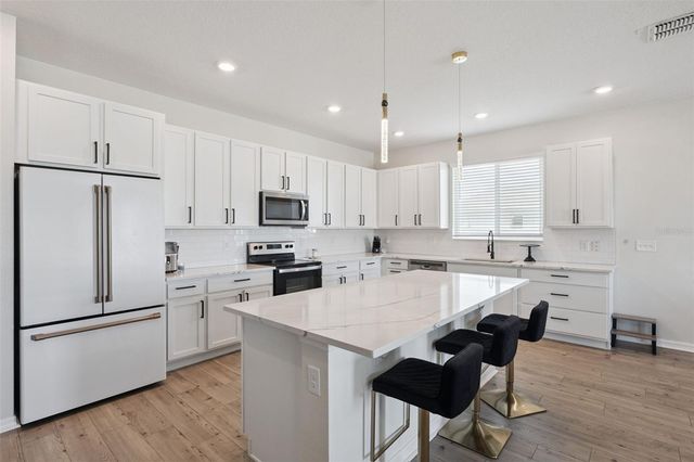 2429 BEGONIA STREET, Mascotte, FL 34753