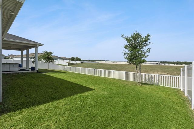 2429 BEGONIA STREET, Mascotte, FL 34753