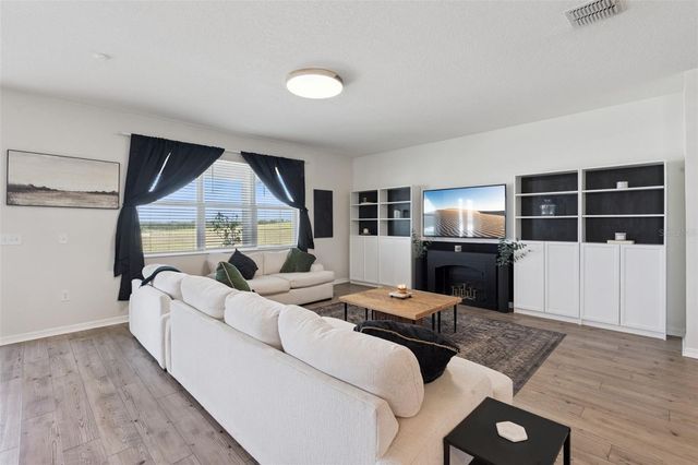 2429 BEGONIA STREET, Mascotte, FL 34753