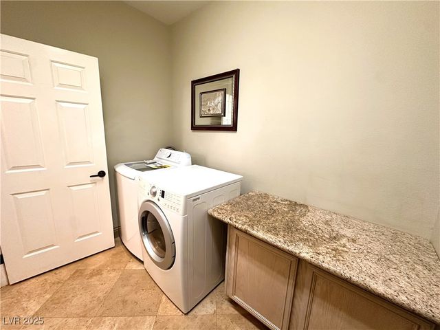 271 Tayman Park Avenue, Las Vegas, NV 89148