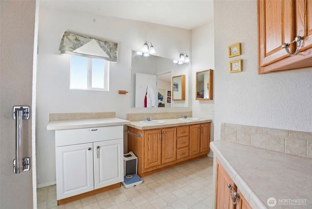 1003 Lord Street, Kelso, WA 98626