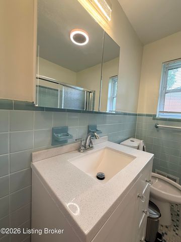 8702 Terry Rd, Louisville, KY 40258