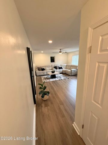 8702 Terry Rd, Louisville, KY 40258