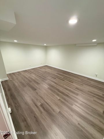 8702 Terry Rd, Louisville, KY 40258