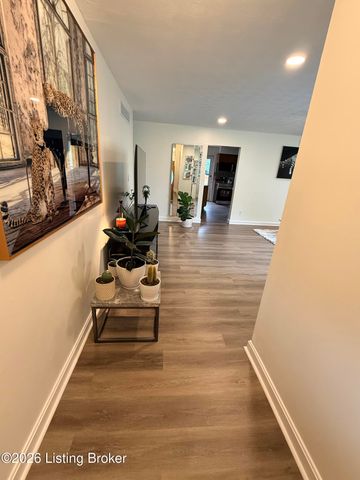 8702 Terry Rd, Louisville, KY 40258